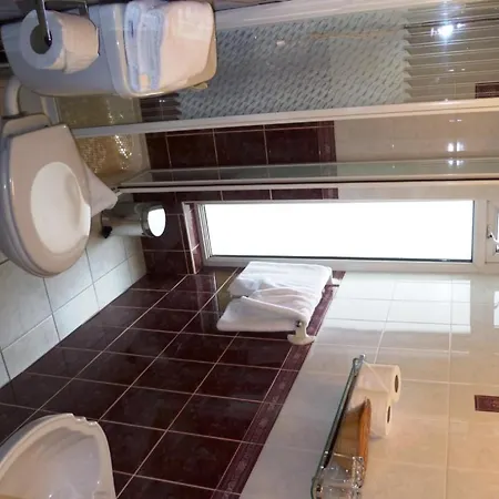 Aban Apartman Cork