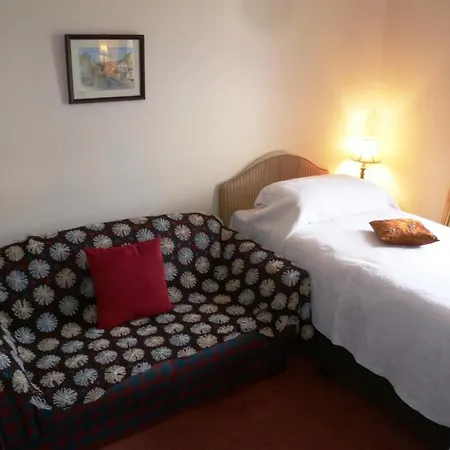 Aban Apartman Cork