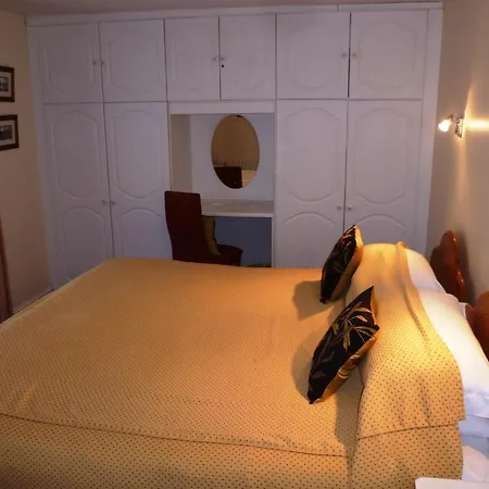 Aban Apartman Cork